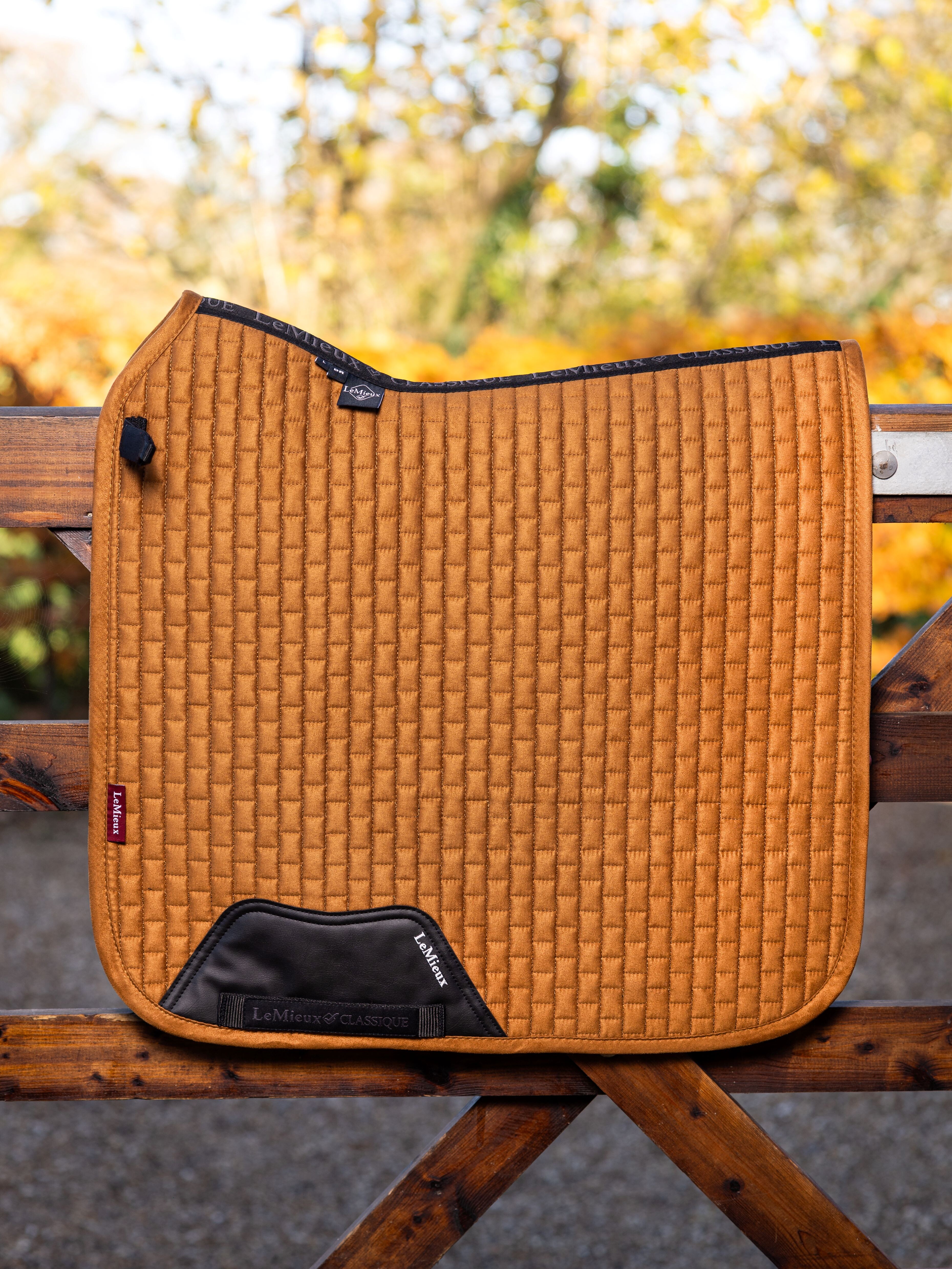 Mini Tapis De Selle LeMieux Pour Poney – Effet Daim, Doublure Coton, Protection En Similicuir, Dès 3 Ans