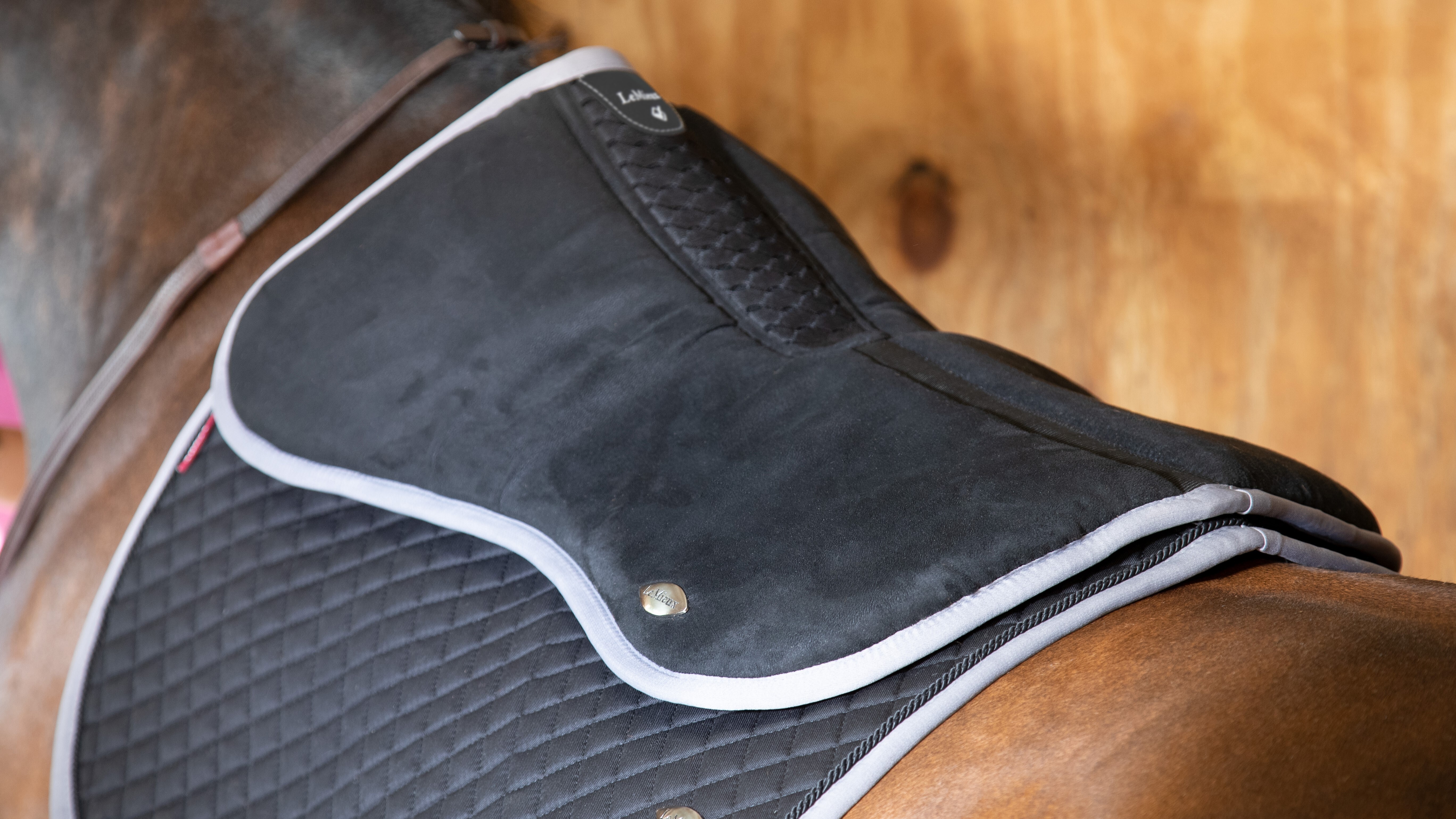 Wither Relief Memory Foam Half Pad Black Saddle Pads