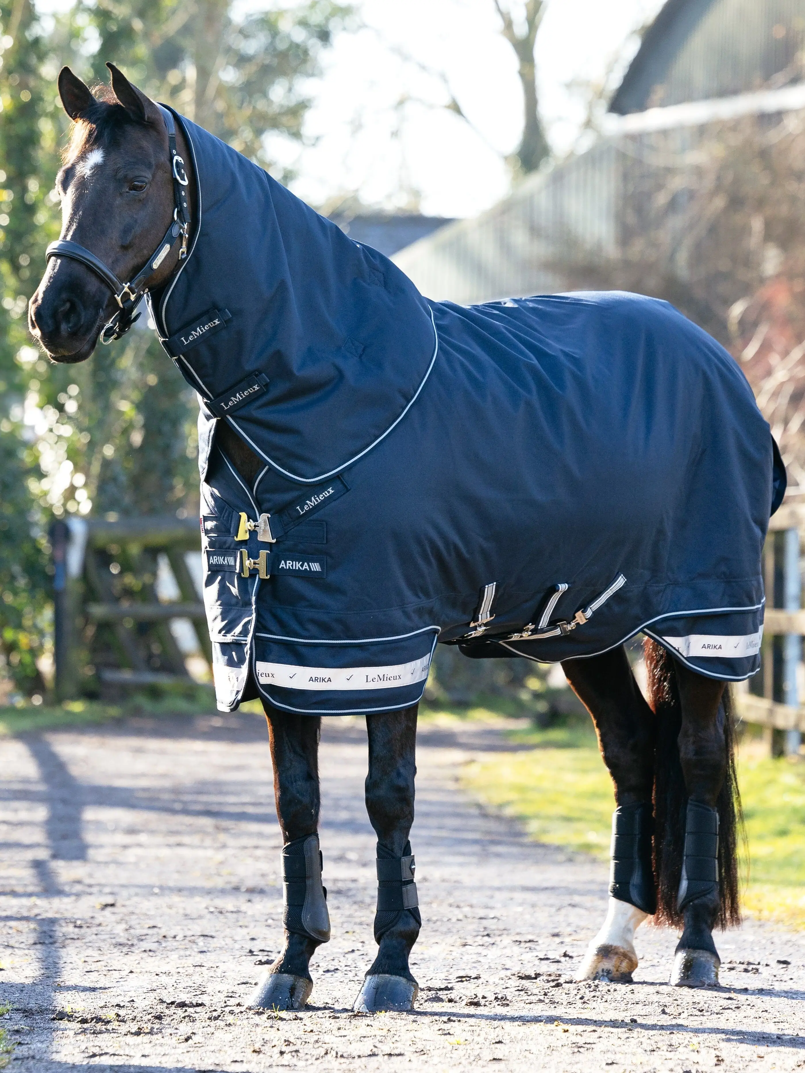 Arika Stable-Tek 200g Navy Horse