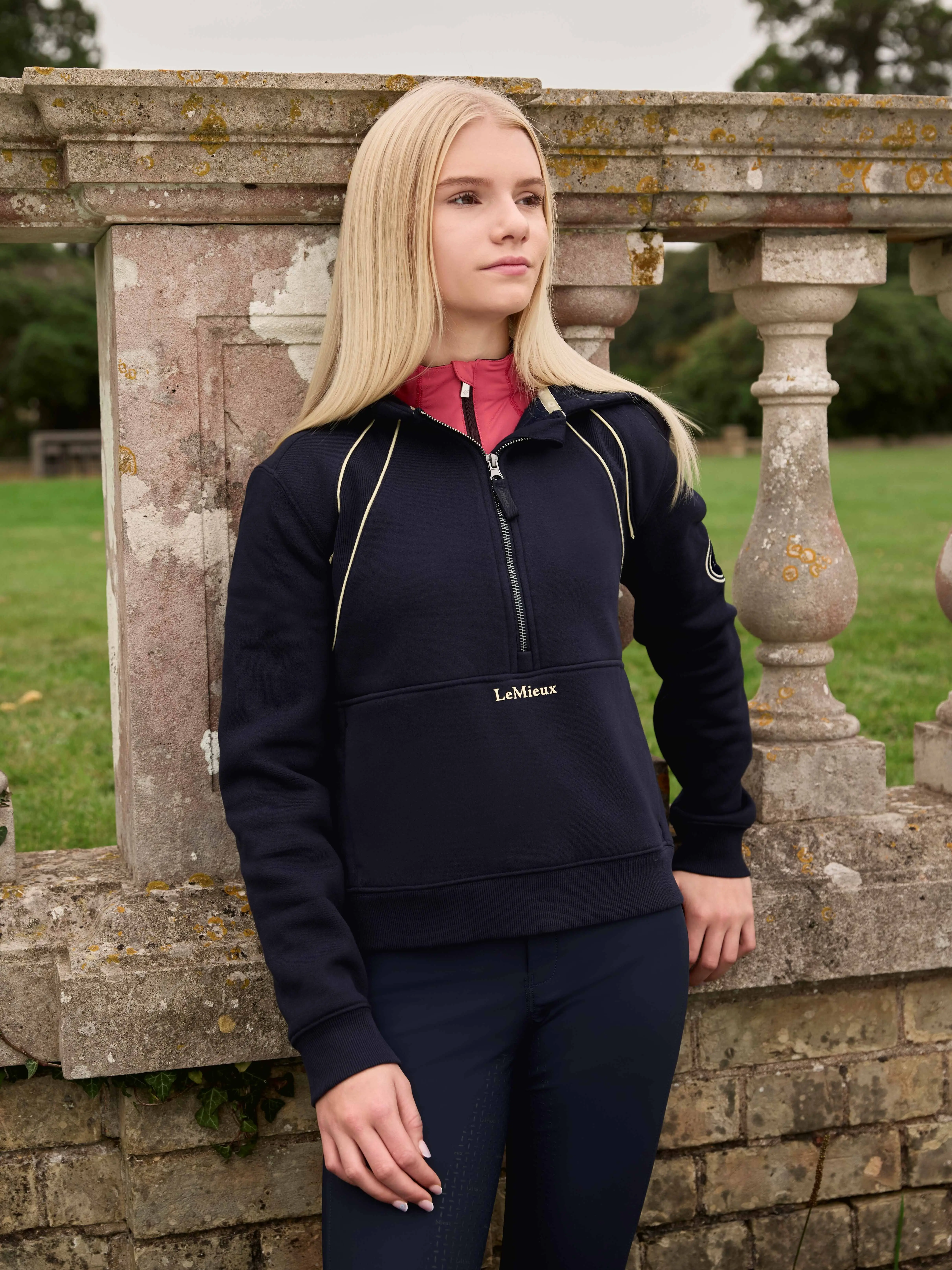 Sweat à capuche demi-zippé Young Rider Hettie Cranberry Boutique outlet