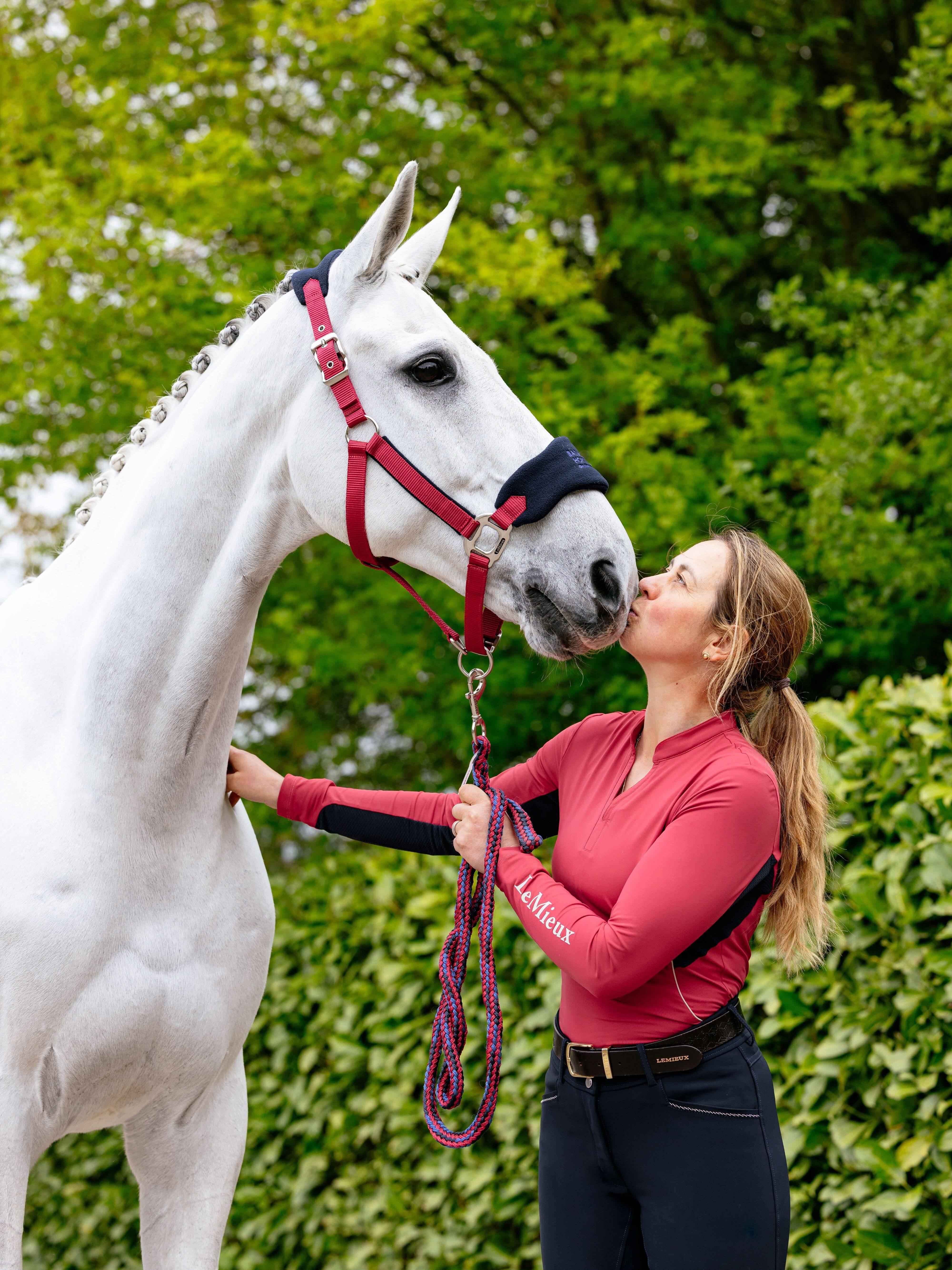 LeMieux Vogue - Cavezza Per Cavallo Con Imbottitura In Pile E Cordinella Inclusa, Colore Ginepro, Regolabile E Morbida - 2