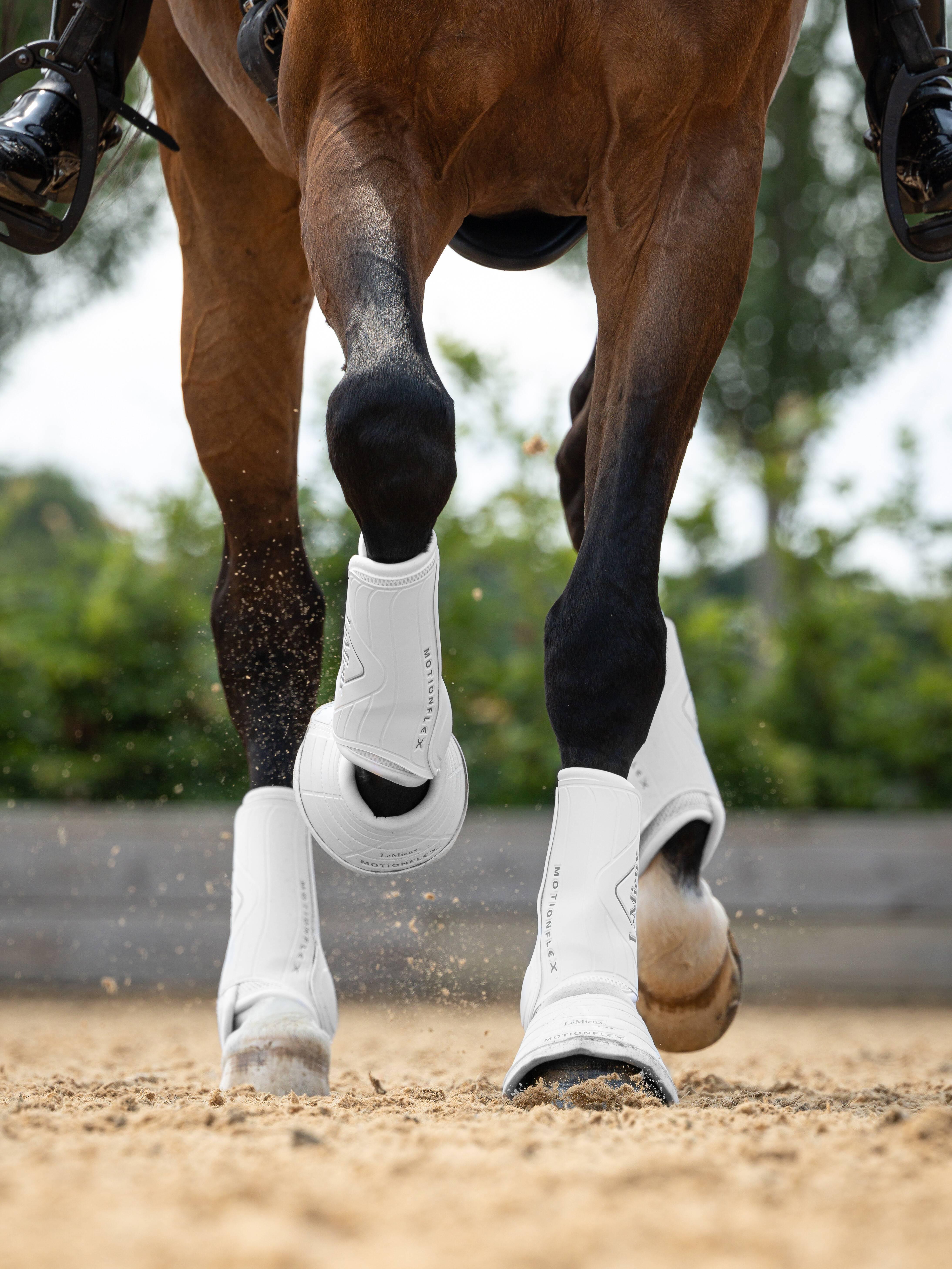 Dessous de cheval matelassé en sablier avec manchette cheval Marta