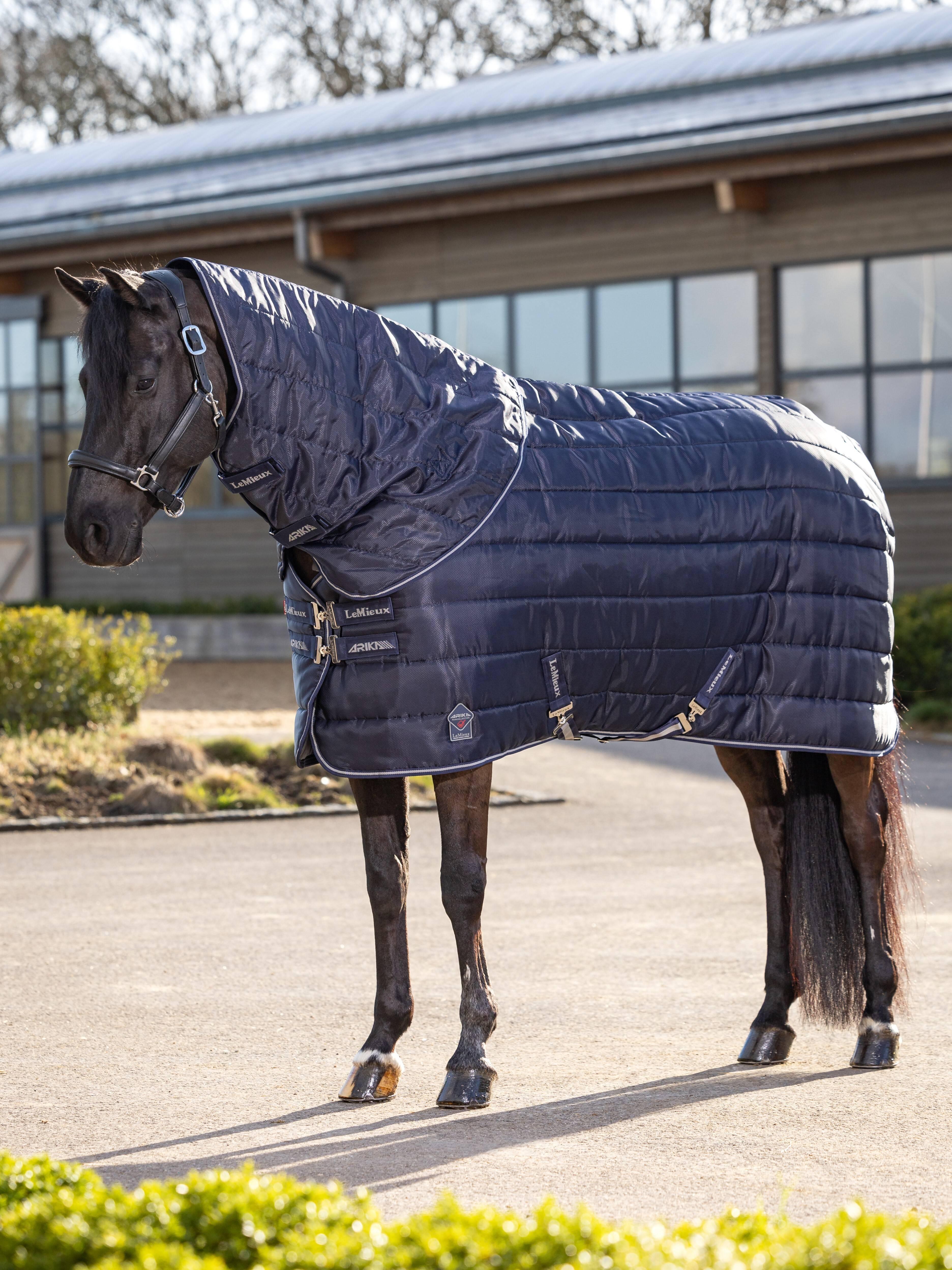 Arika Stable-Tek Neck Cover 200g Navy Horse