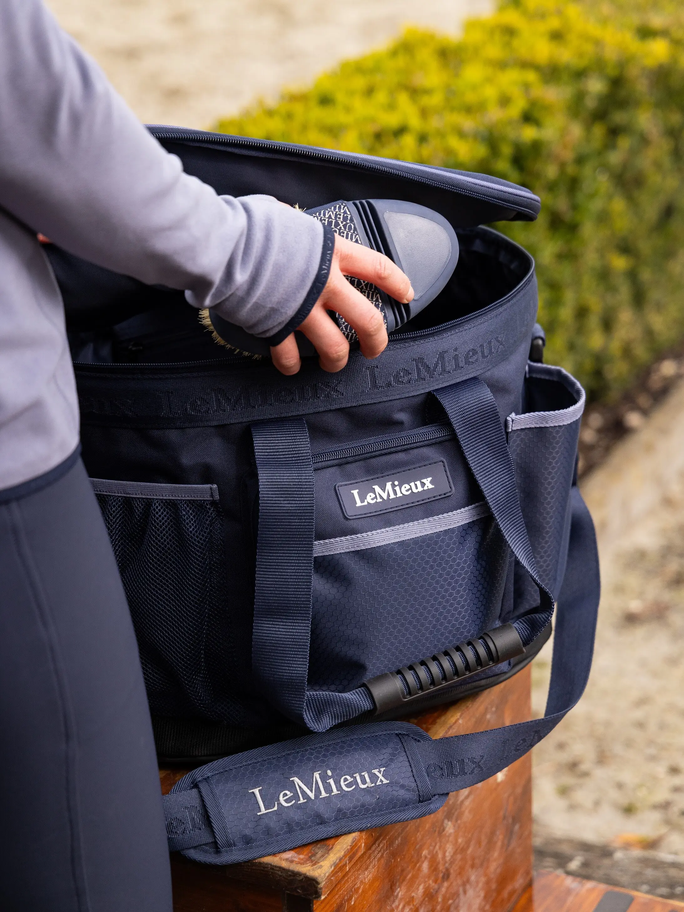 Grooming Bag Navy Horse