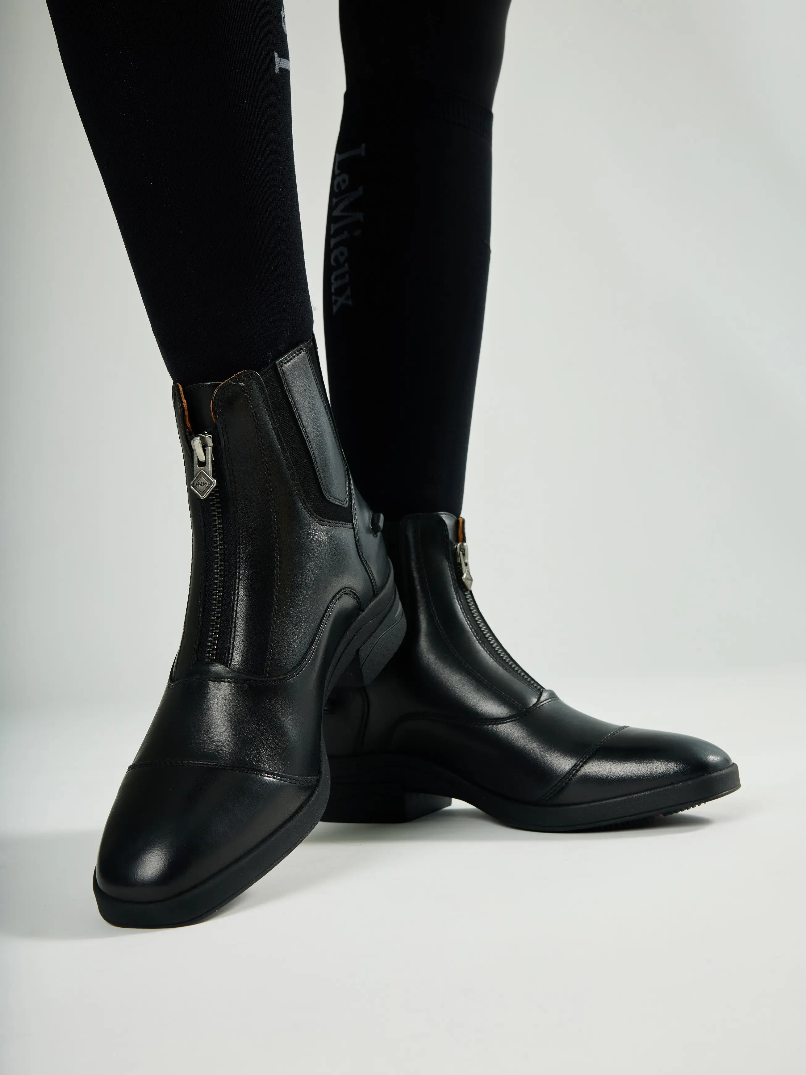 Bottines d'équitation zippées noires Vêtements