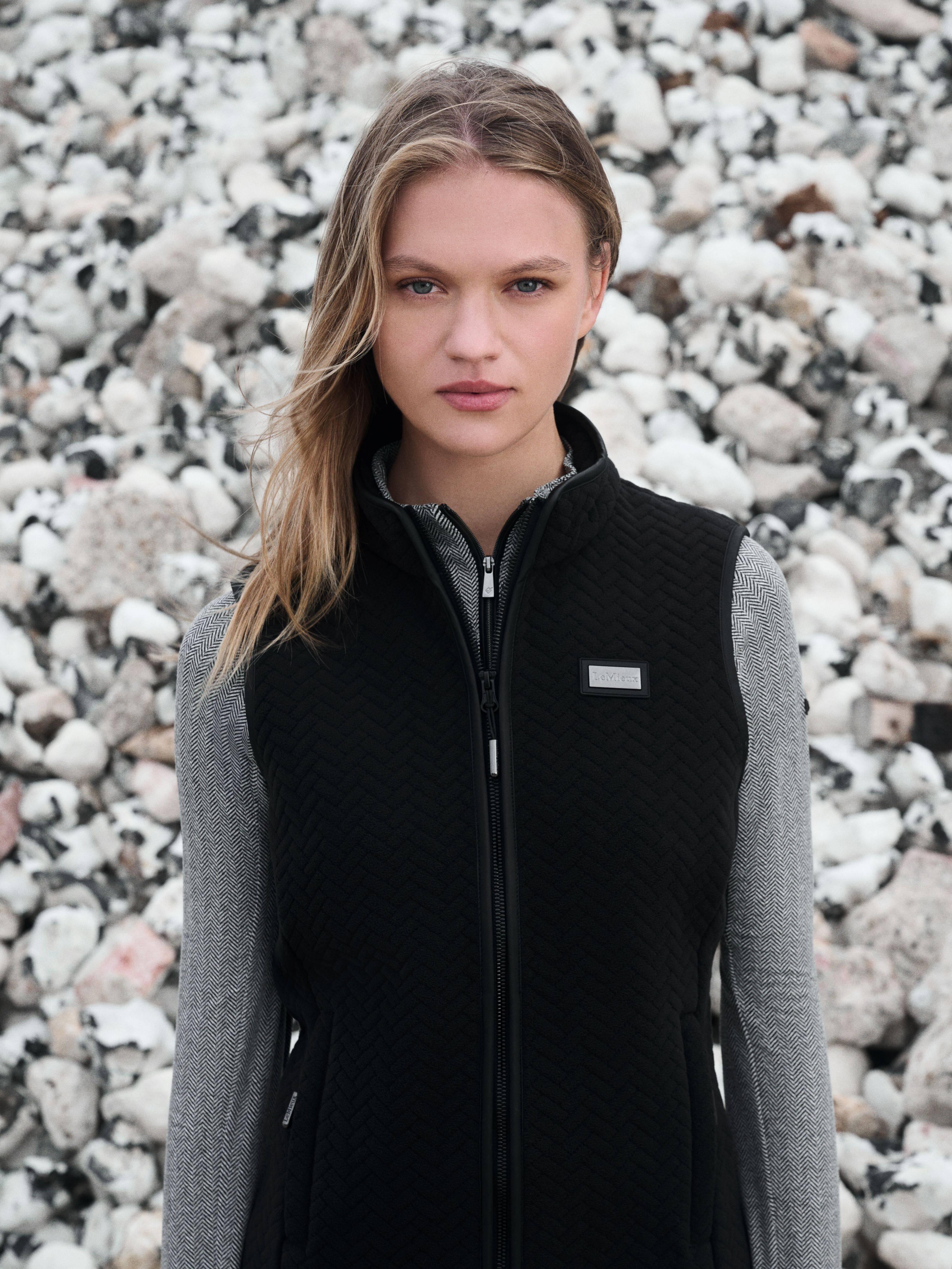 Aspen Herringbone Fleece Gilet Black Clothing