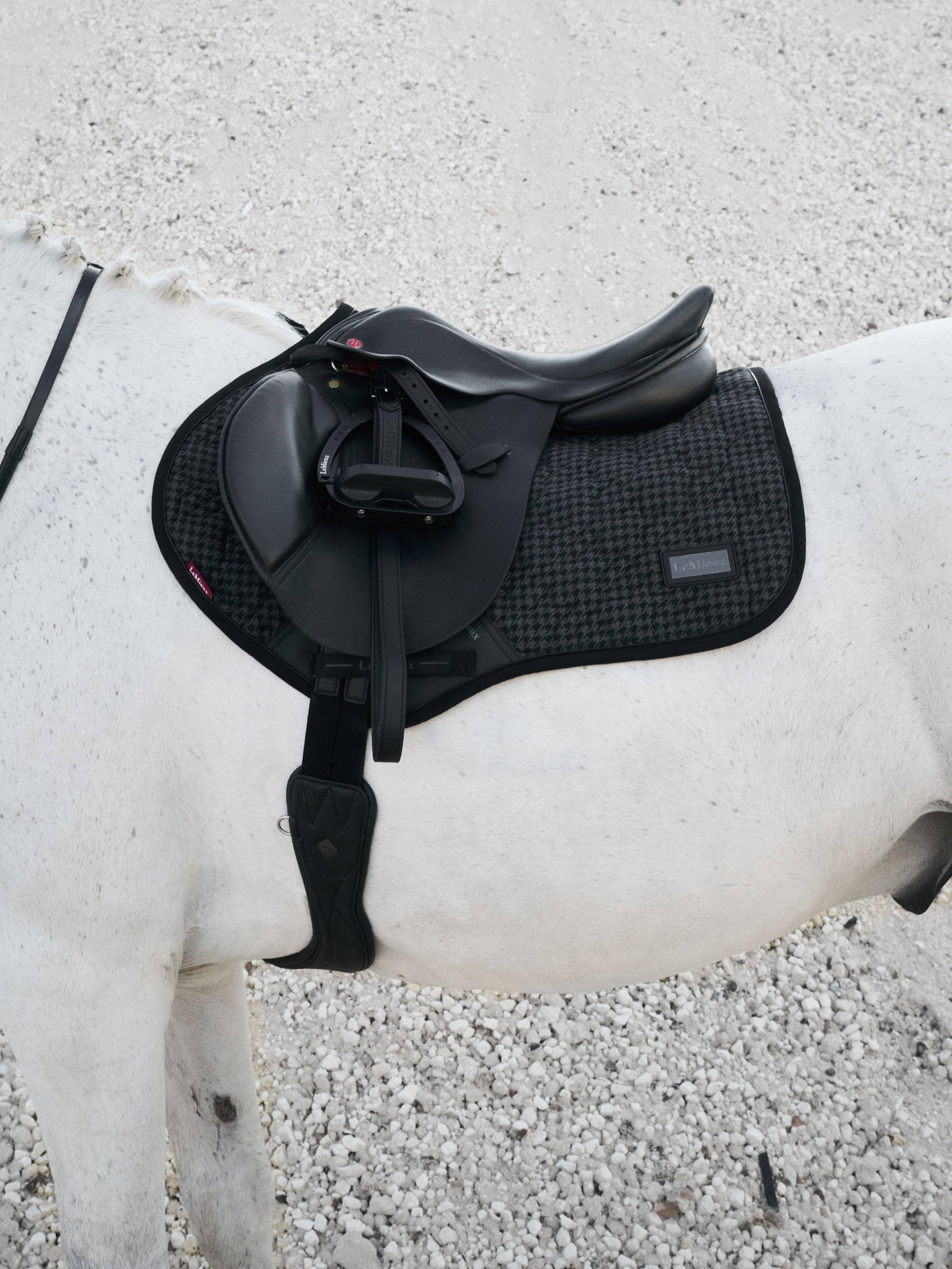 Aspen Close Contact Square Houndstooth Saddle Pads