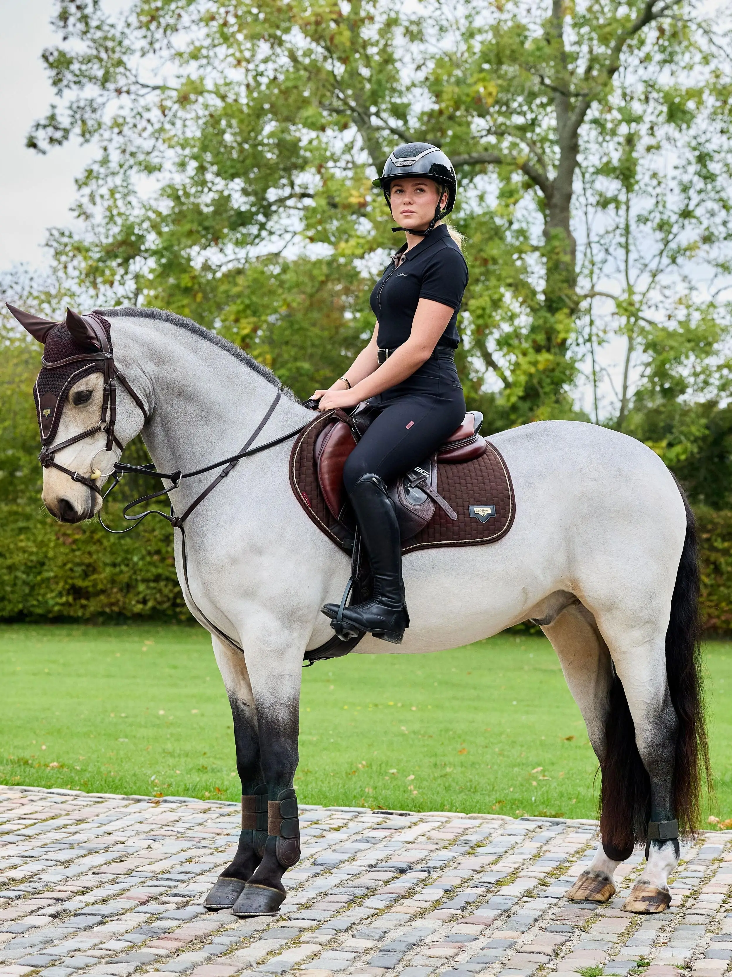 Puissance Suede Close Contact Square Brown Saddle Pads