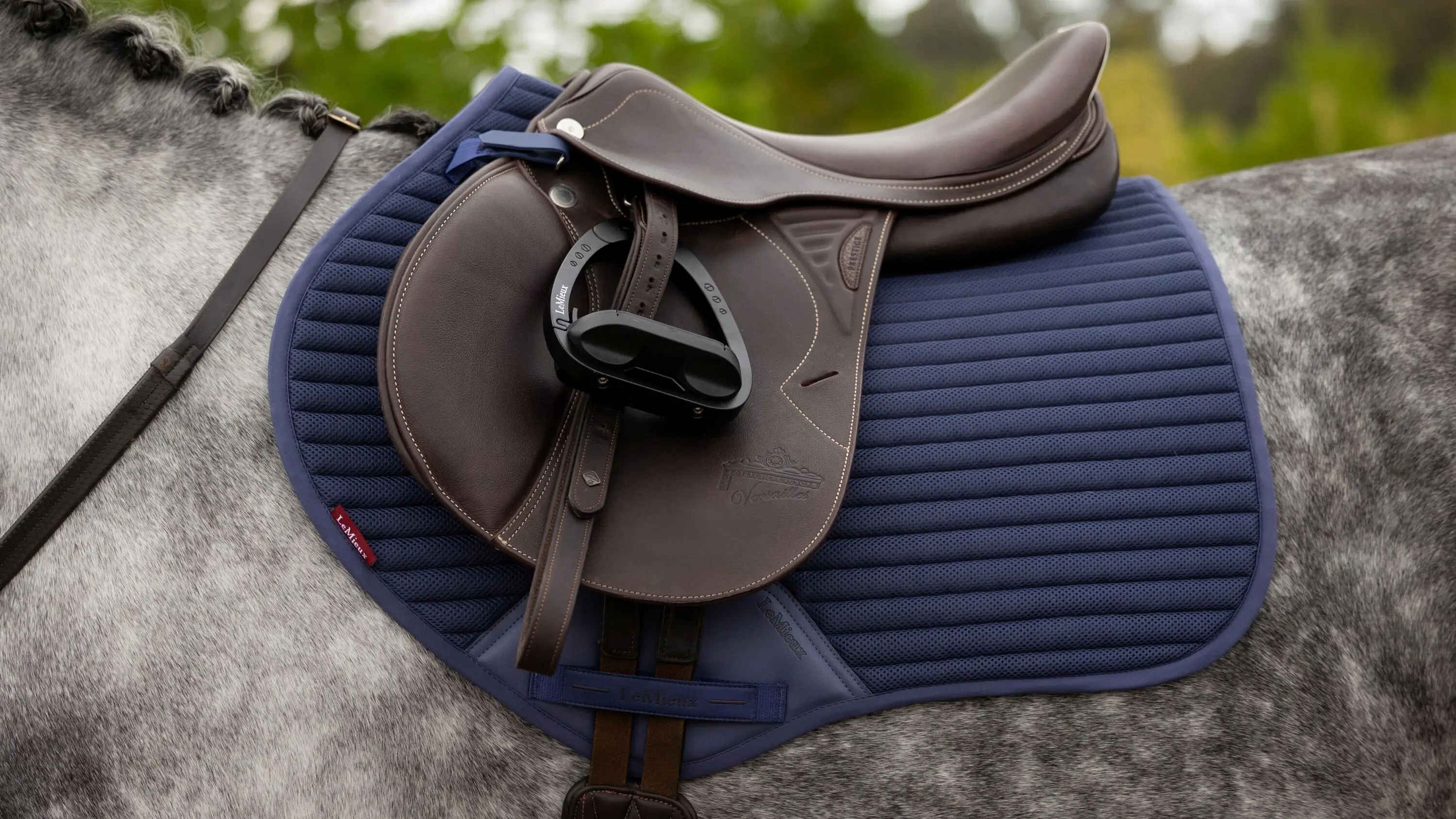 Air-Tek Mesh Close Contact Square Shadow Saddle Pads